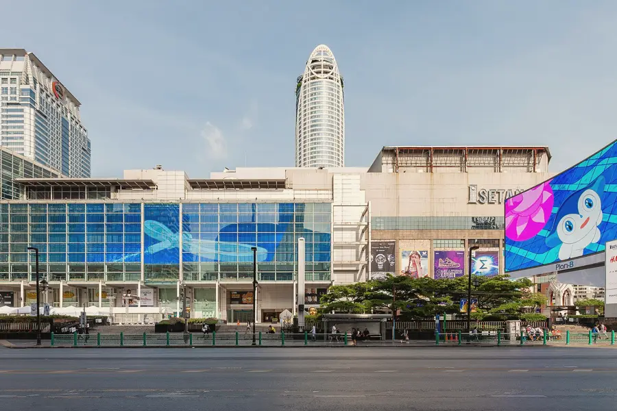 Glass facade of CentralWorld shopping centre